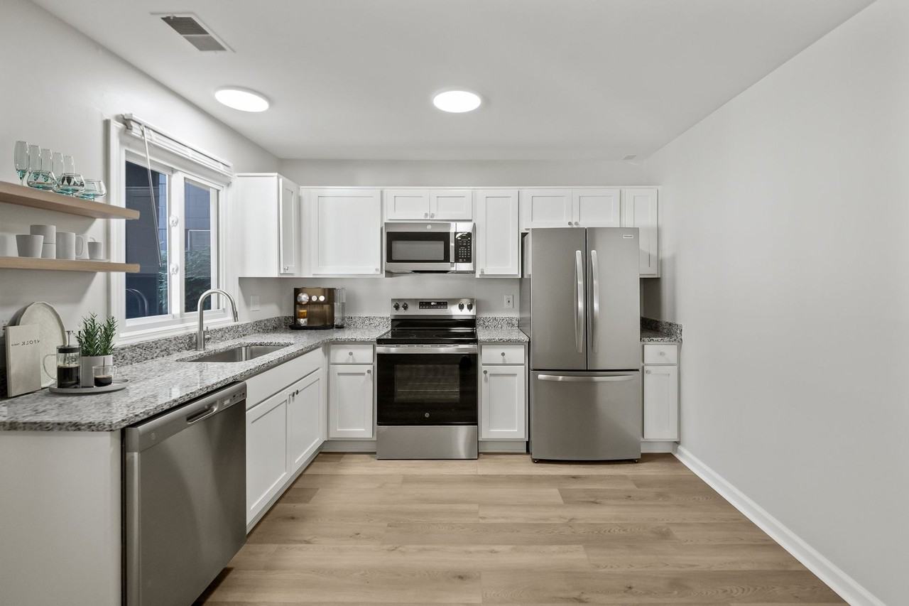 Plymouth Collection - Photo 4 of 11