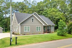 featured image of 327 Byrd St