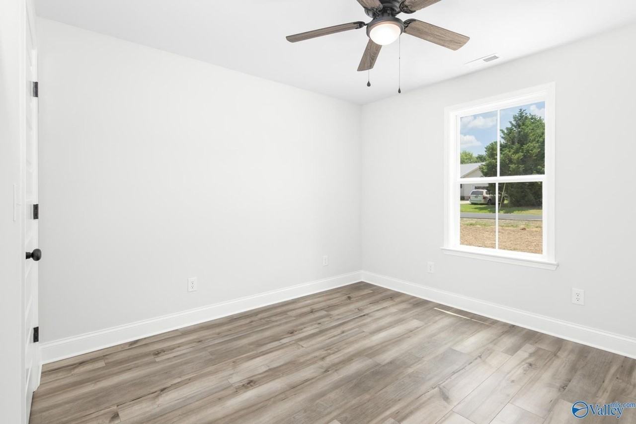 335 Maple Cir - Photo 3 of 50