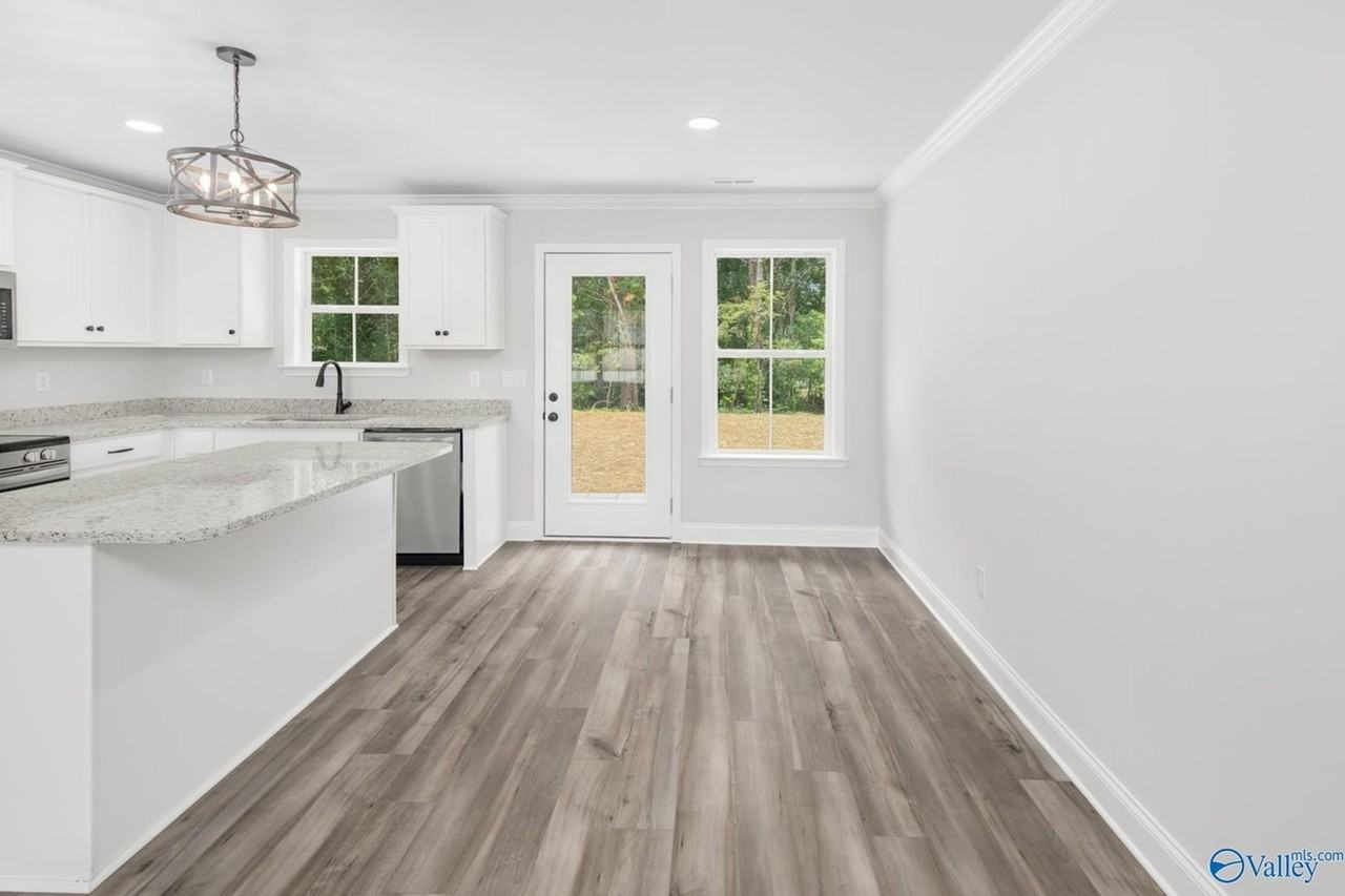 335 Maple Cir - Photo 4 of 50