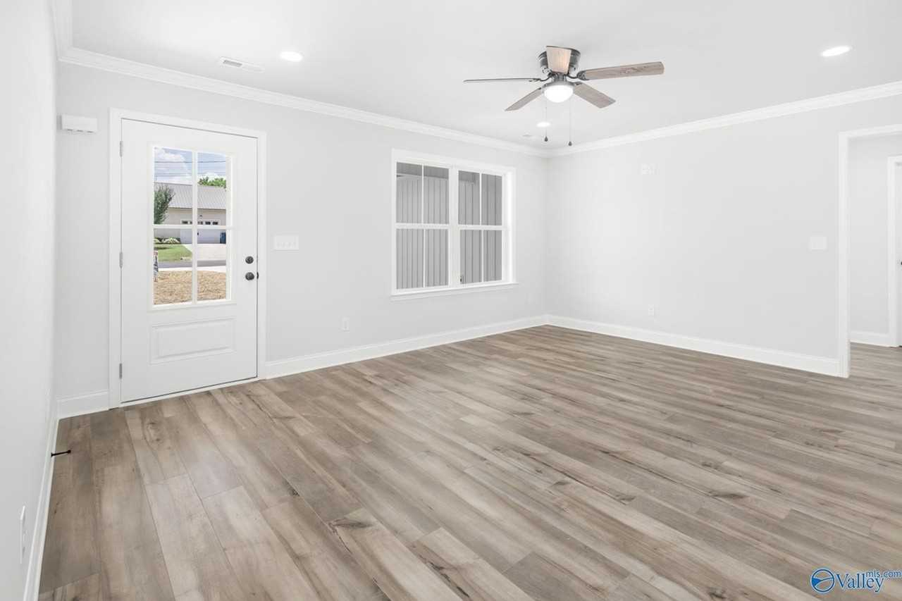 335 Maple Cir - Photo 6 of 50