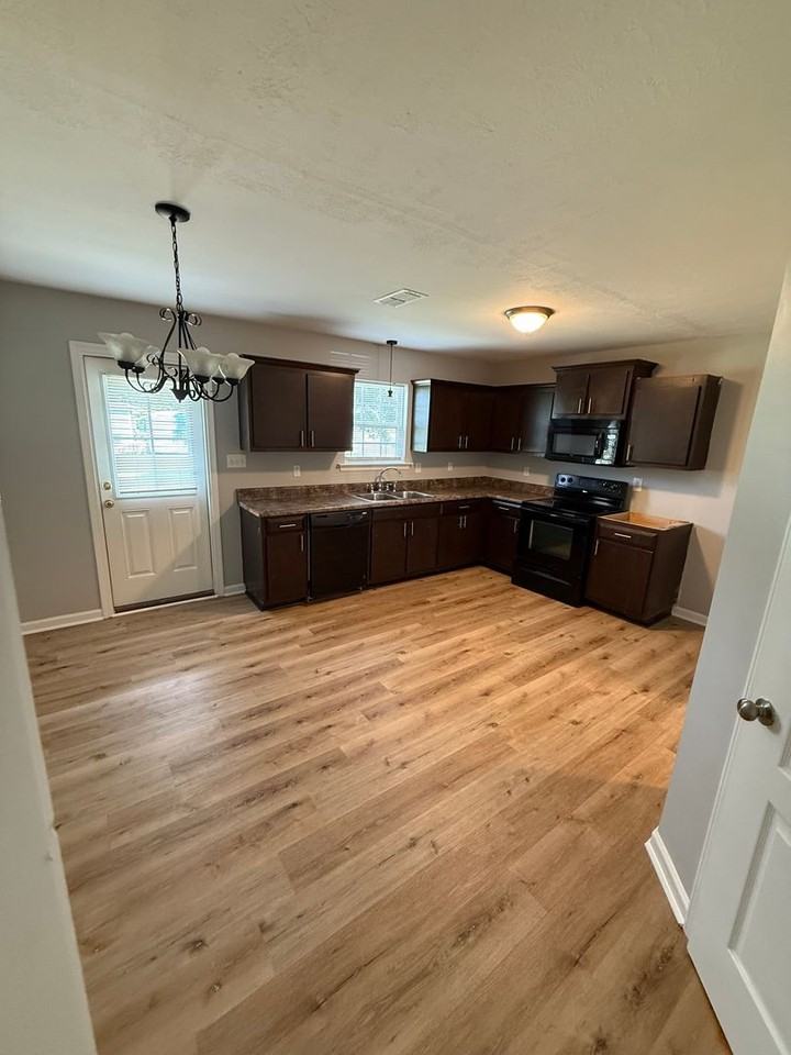 1248 Ball Park Ave Ne - Photo 2 of 7