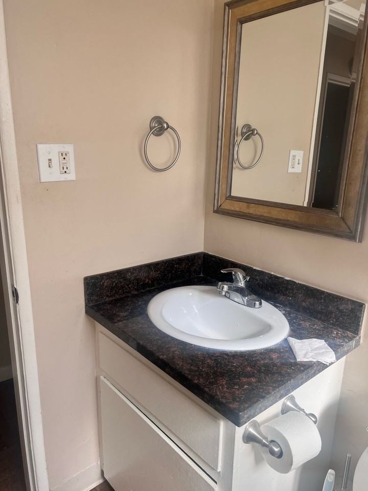 Valbrook Apartments - Photo 5 of 7