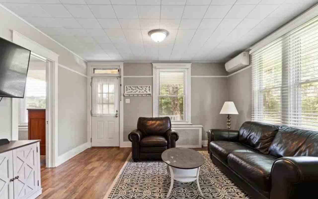 229 E Canal St - Photo 2 of 18