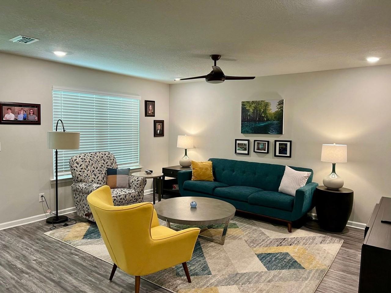 10804 Burlington Way N - Photo 2 of 15