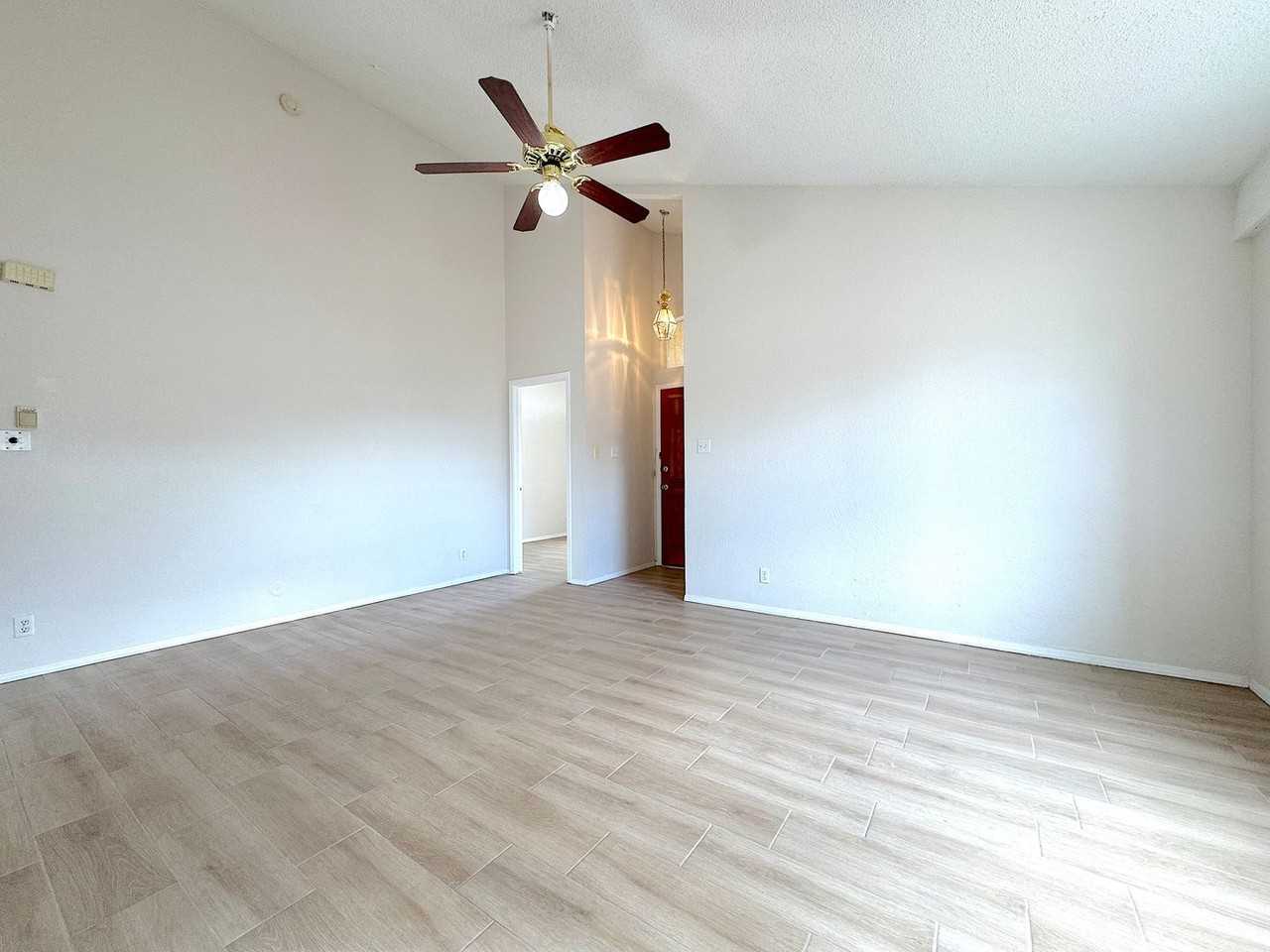 11813 Kings Arms Ct - Photo 6 of 15