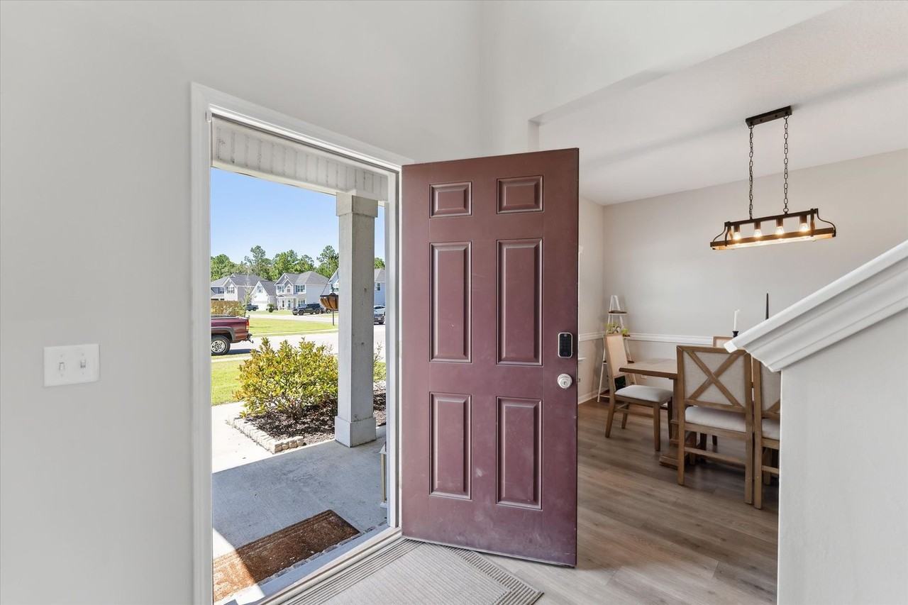 194 Sawmill Rd - Photo 3 of 50