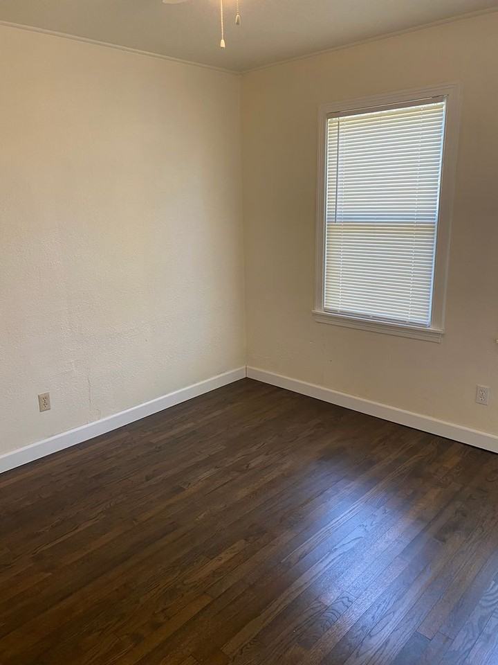 405 Williams St - Photo 2 of 21