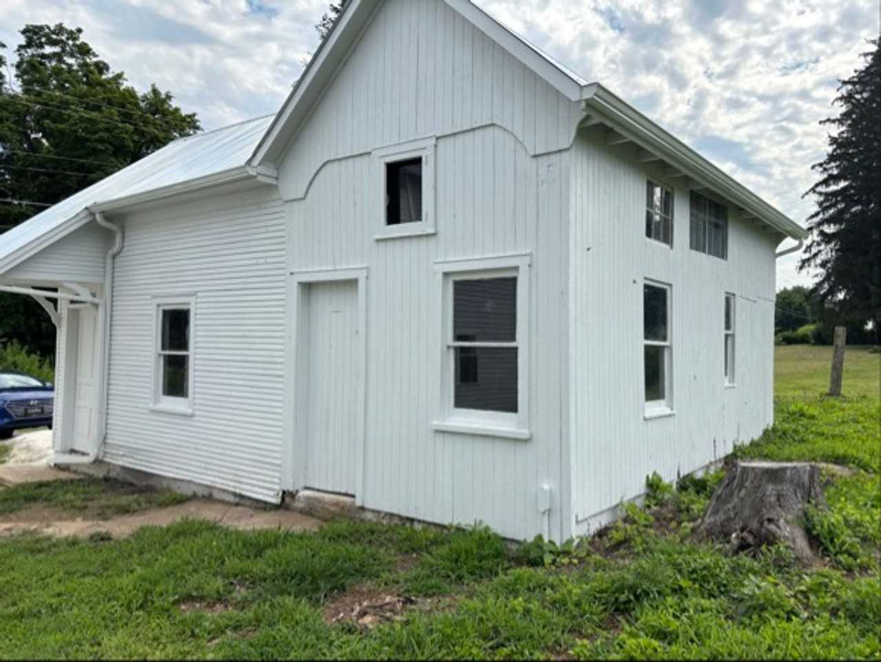 6700 Church Rd - Photo 3 of 11