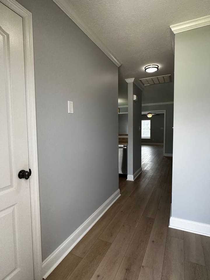 2120 Whitney South Dr - Photo 3 of 22