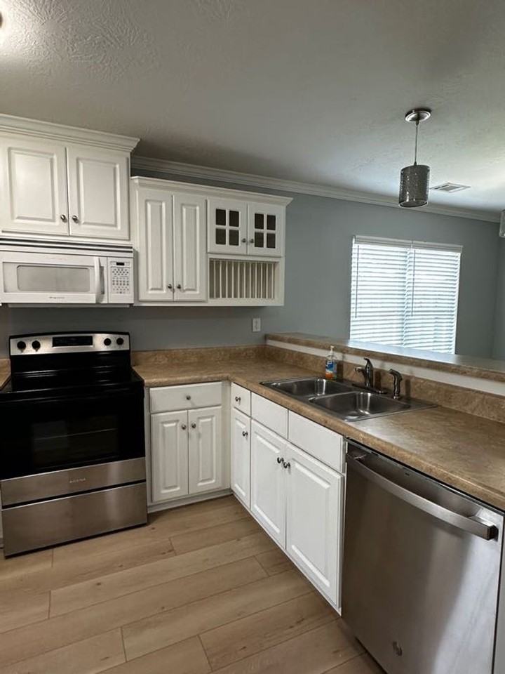 2120 Whitney South Dr - Photo 4 of 22