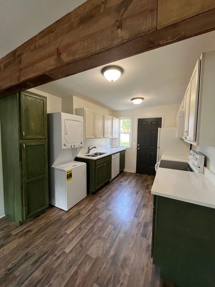 926 32nd Ave N - Photo 6 of 25