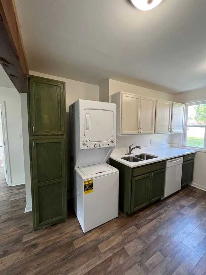 926 32nd Ave N - Photo 7 of 25