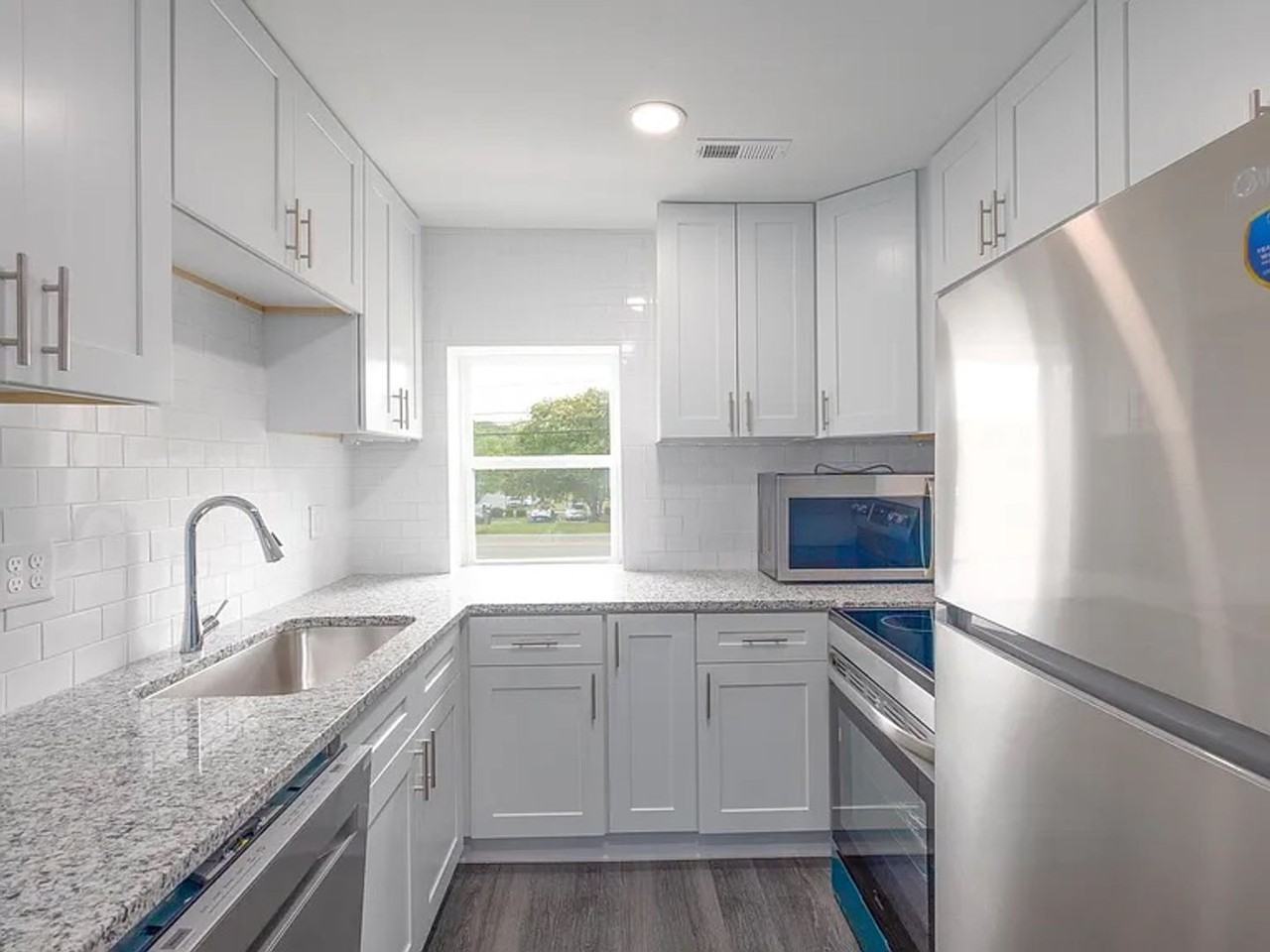 1917 Tucker St - Photo 7 of 24