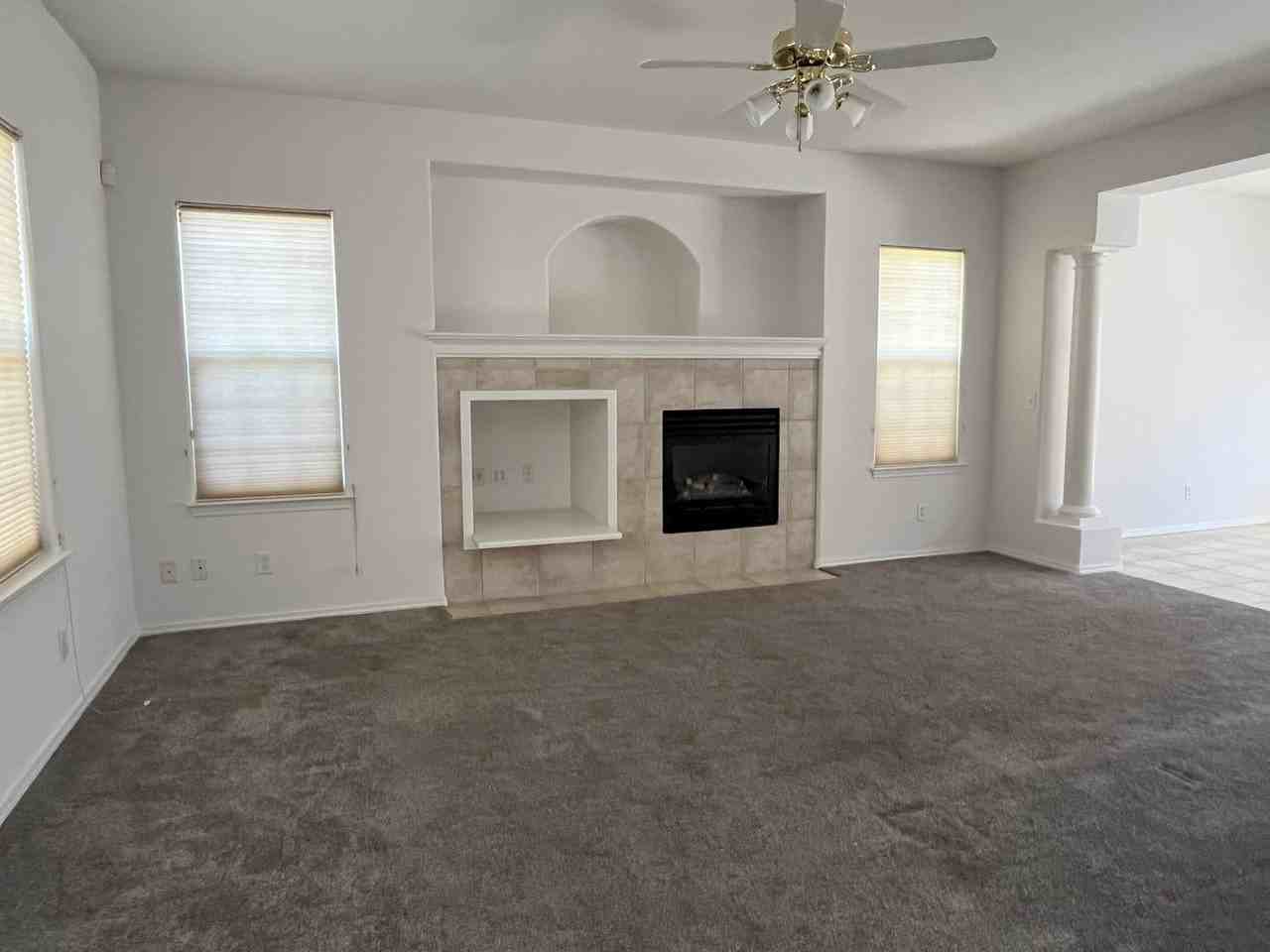 1478 Blueberry Ave - Photo 2 of 11