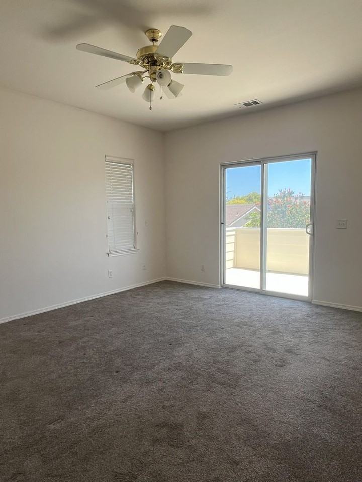 1478 Blueberry Ave - Photo 4 of 11