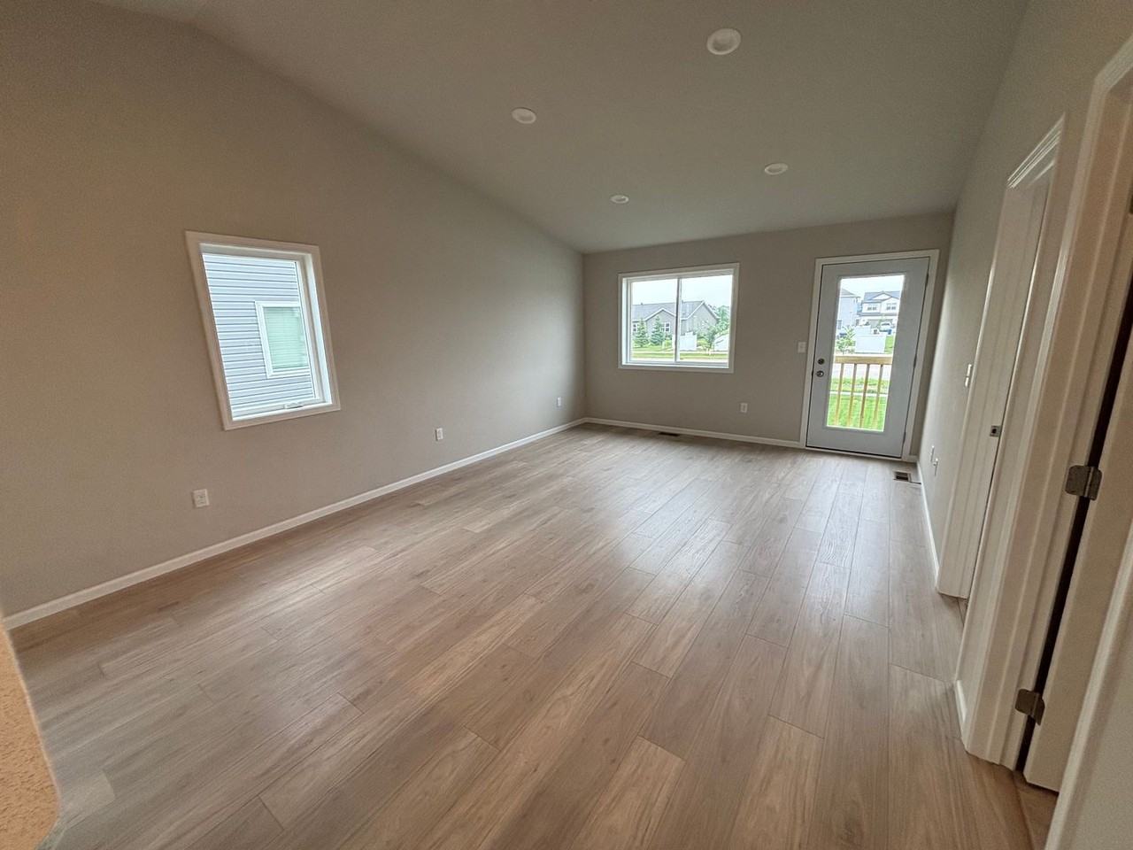 1456 69th Ave S - Photo 3 of 15