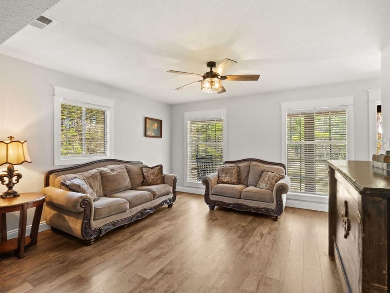 1691 Lake Vernon Rd - Photo 4 of 30