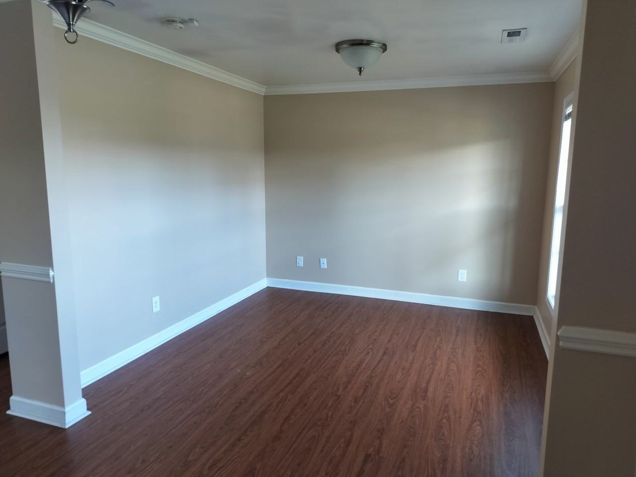 351 United Rd - Photo 2 of 22