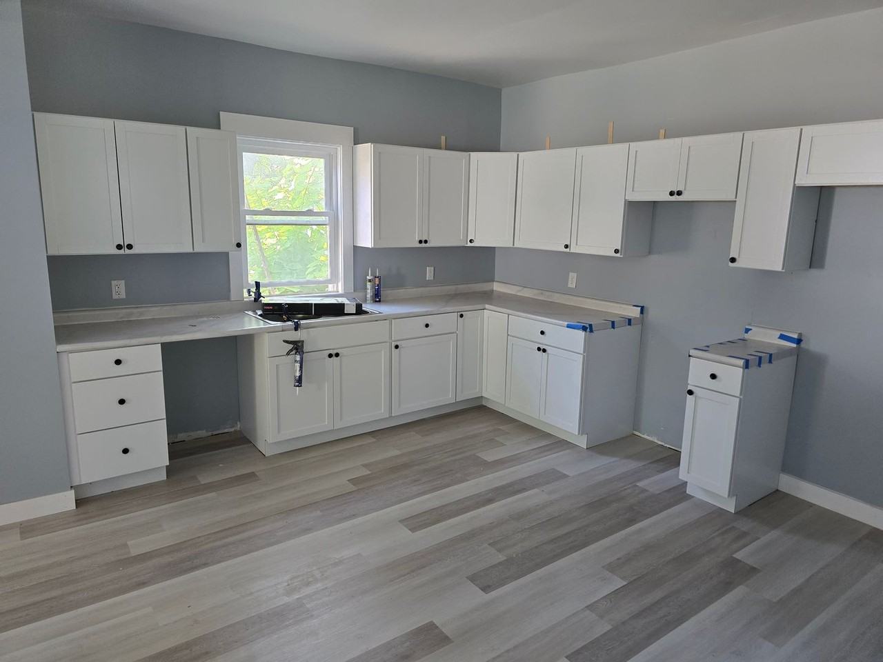 210 N State St - Photo 3 of 7