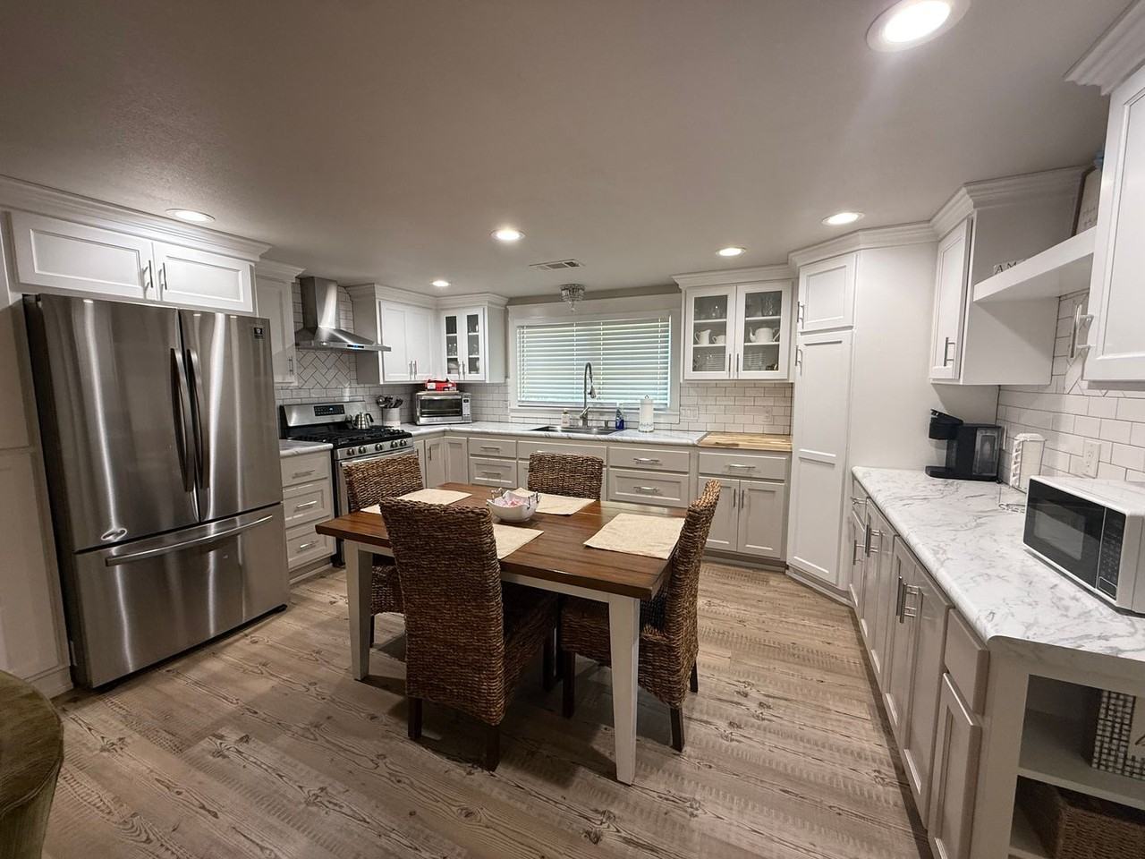 18466 Short St - Photo 2 of 11