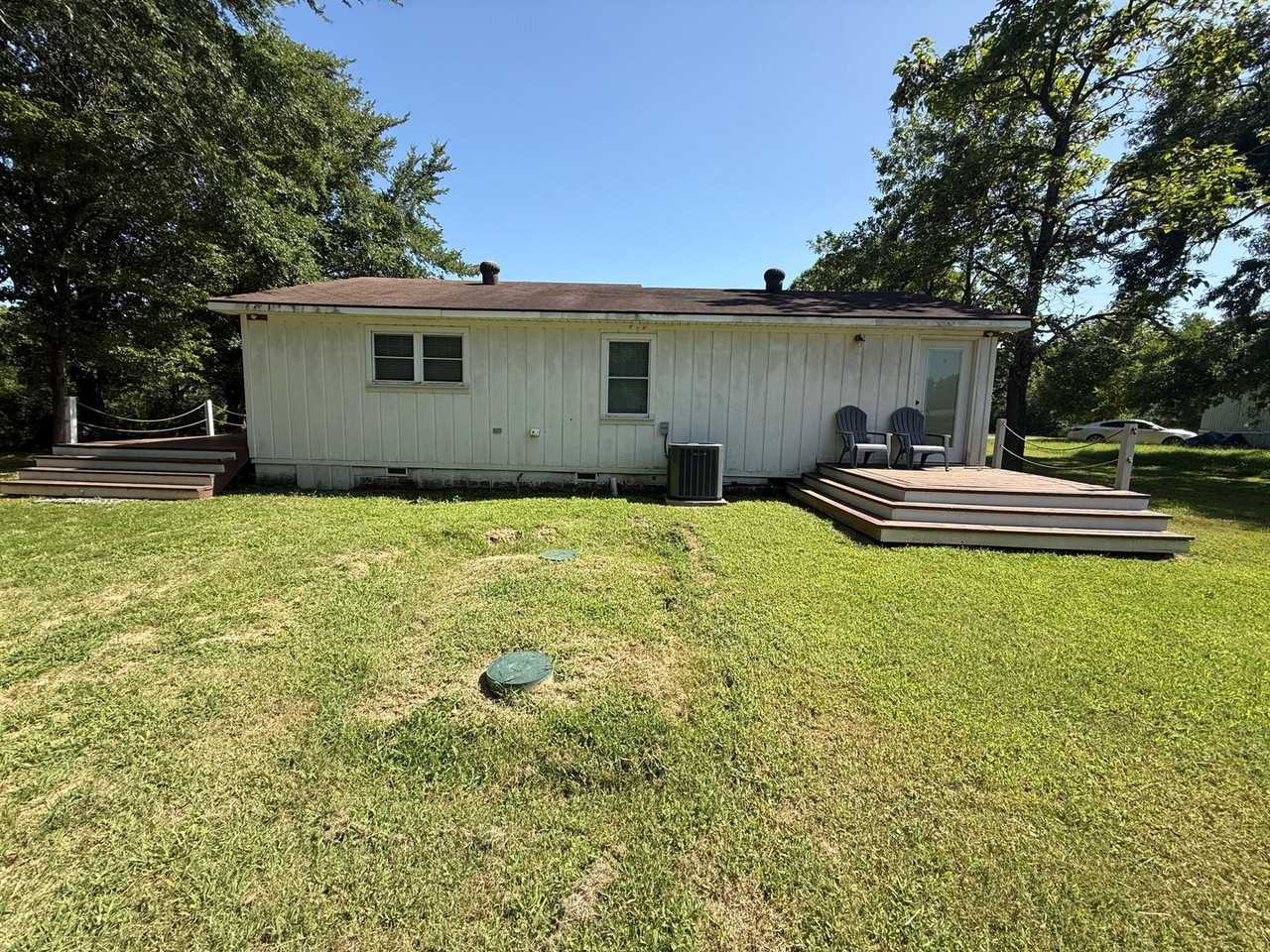 18466 Short St - Photo 6 of 11