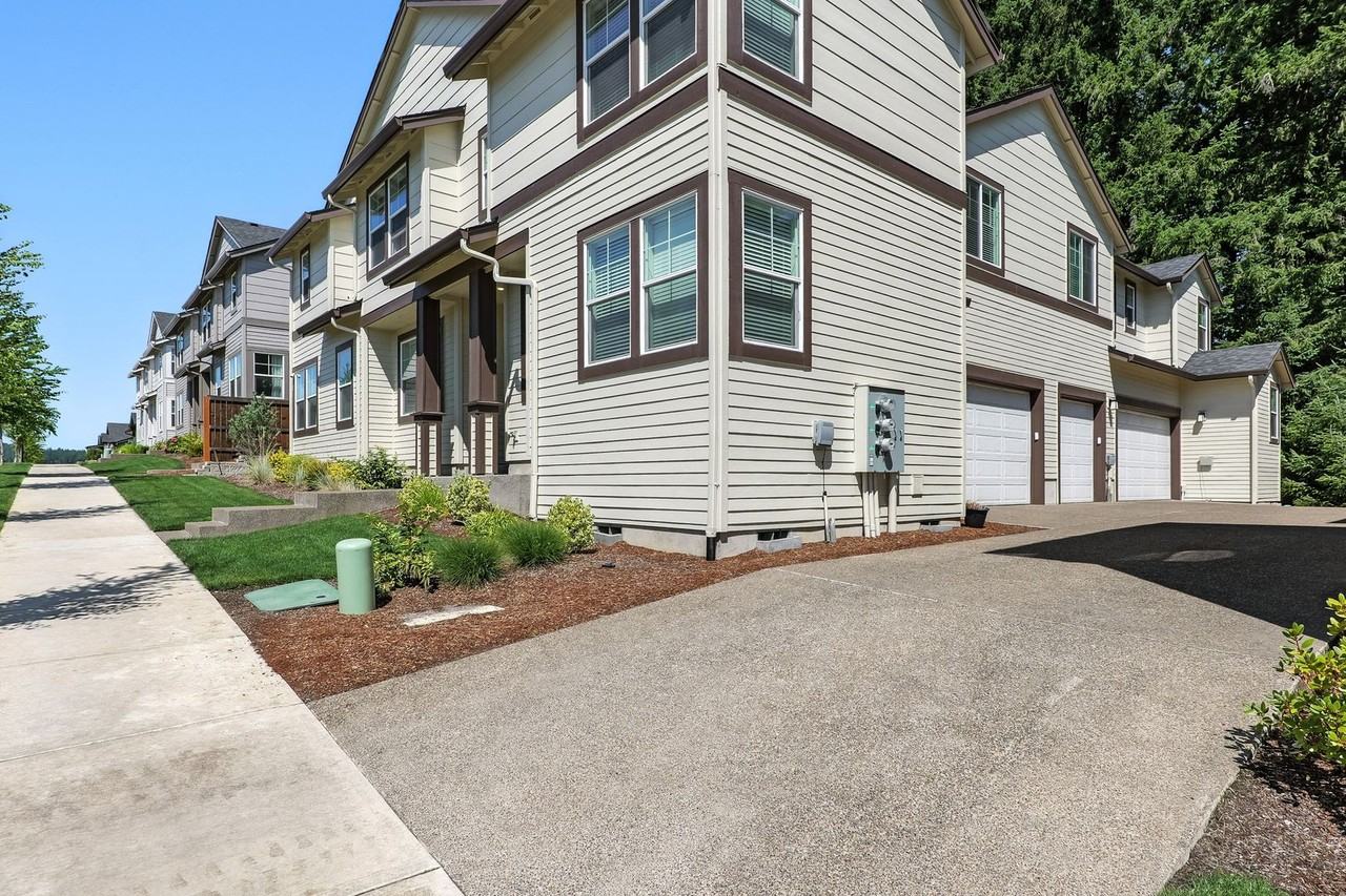 14398 Sw 165th Ave - Photo 3 of 23