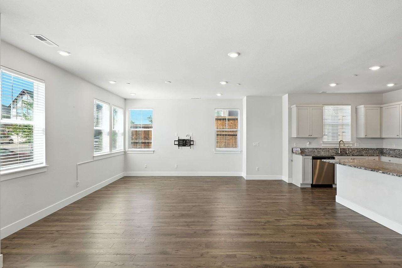 14398 Sw 165th Ave - Photo 5 of 23