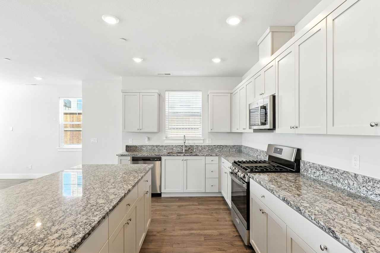 14398 Sw 165th Ave - Photo 7 of 23