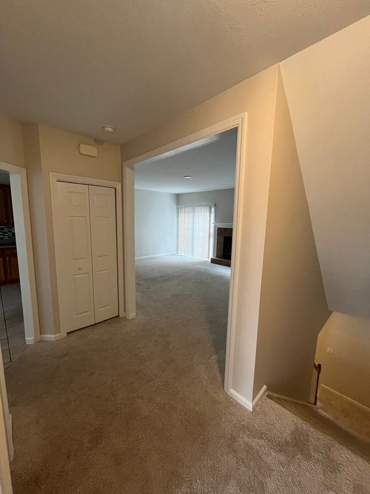 10554 Cherry Grove Ct - Photo 4 of 30