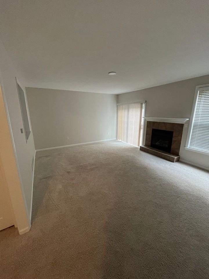 10554 Cherry Grove Ct - Photo 5 of 30