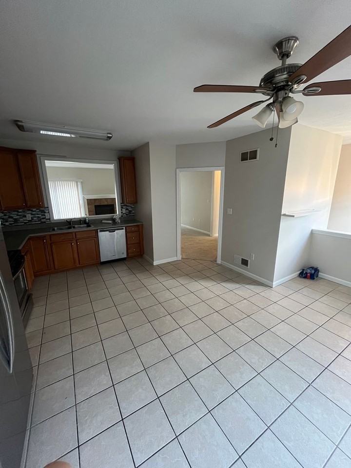 10554 Cherry Grove Ct - Photo 7 of 30