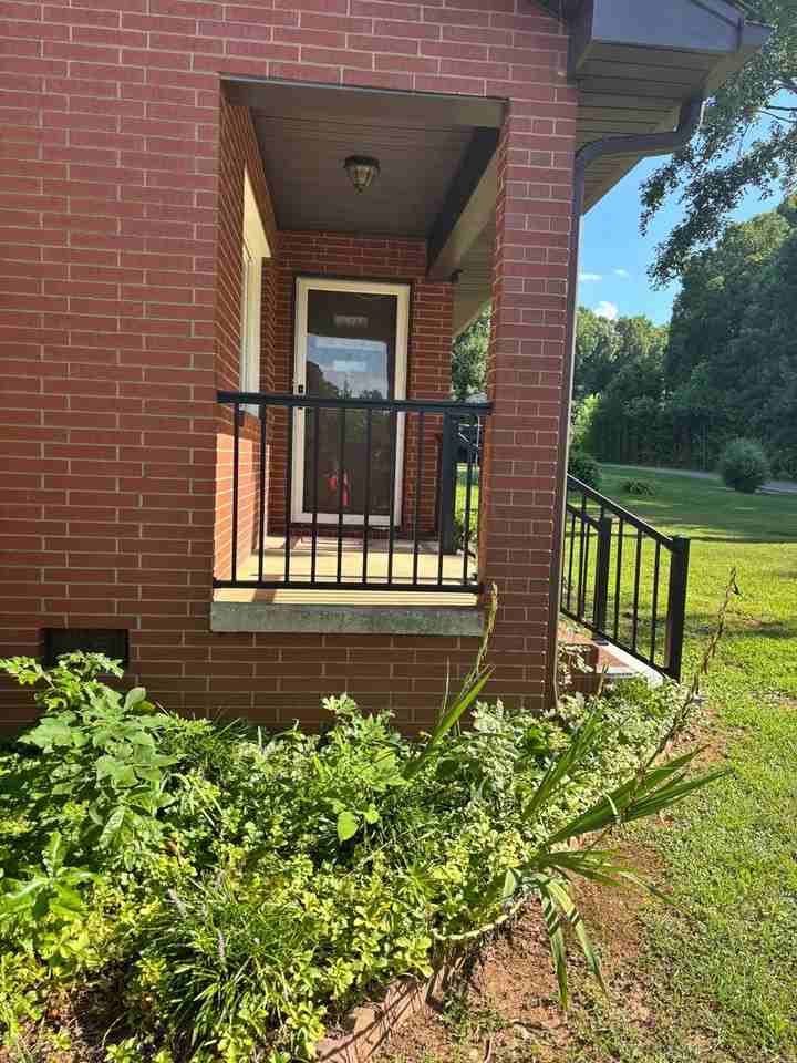 1060 Choate Rd - Photo 2 of 12