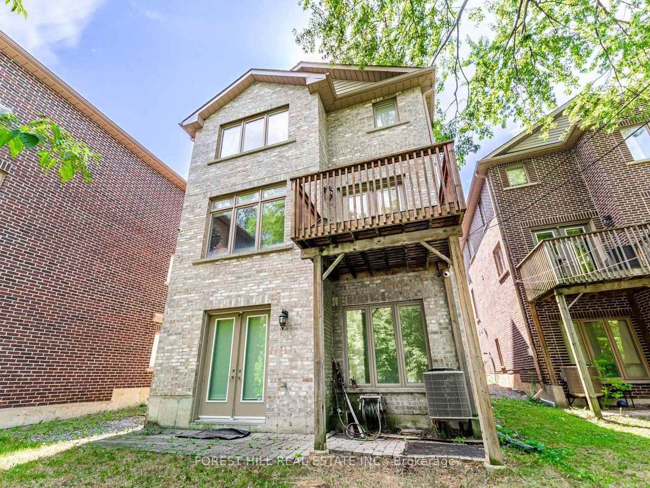 19 Leona Drive - Photo 2 of 32