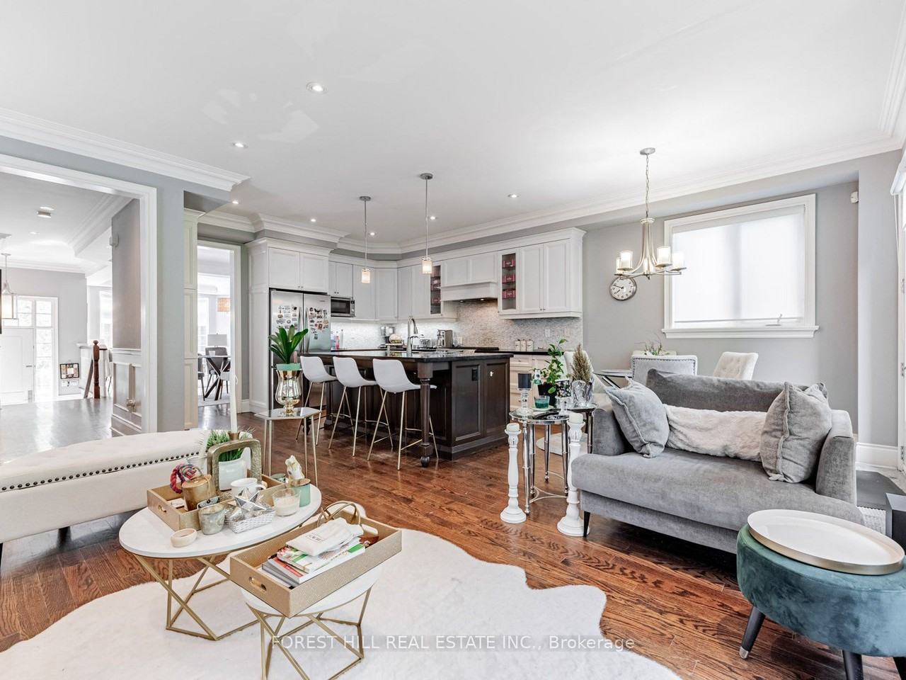 19 Leona Drive - Photo 5 of 32