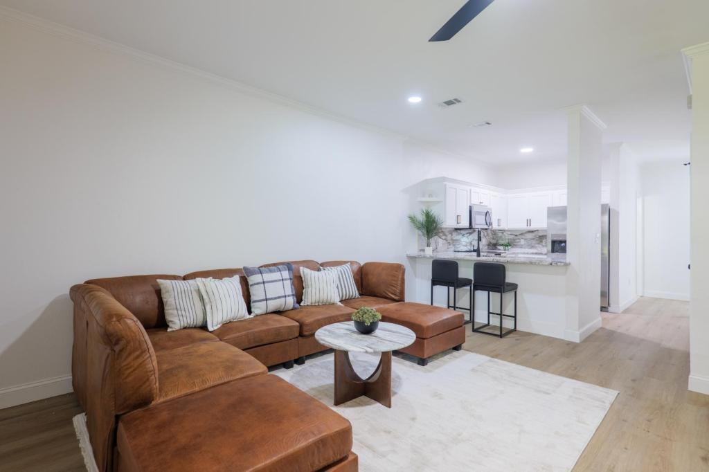 1412 Sustella Ave - Photo 7 of 41