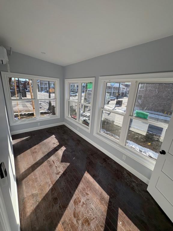 202 Carlisle St - Photo 4 of 6