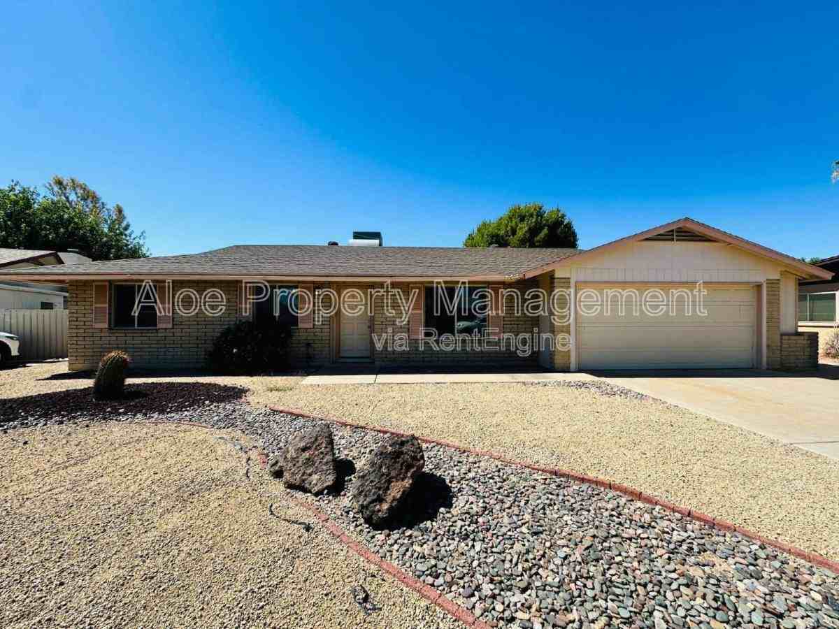 3839 E Sunnyside Dr - Photo 2 of 8