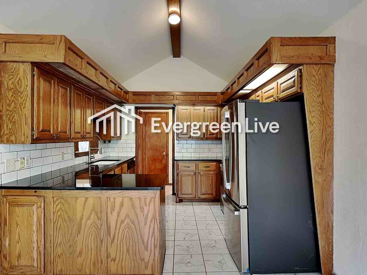 5612 Se 85th St - Photo 4 of 18