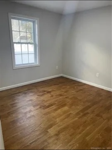 562 Norman St - Photo 3 of 12