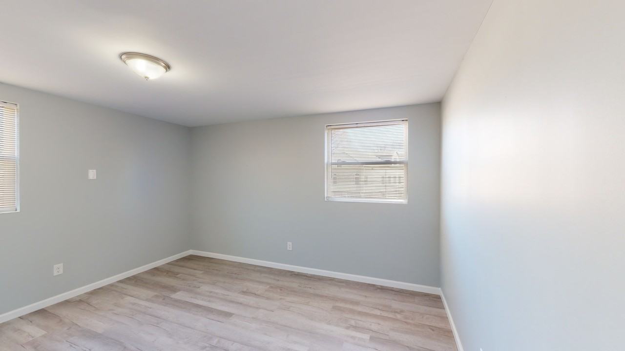 910 Gateway Blvd #D2 - Photo 4 of 8