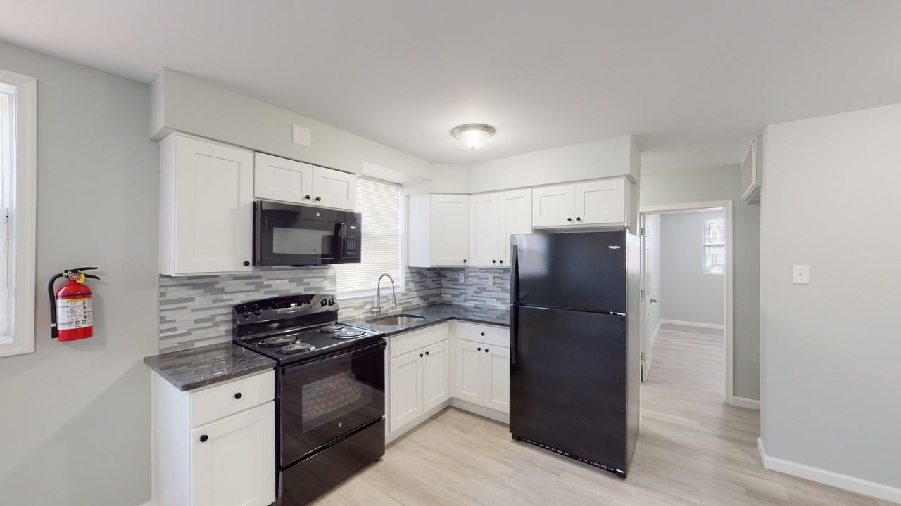 910 Gateway Blvd #D2 - Photo 2 of 8
