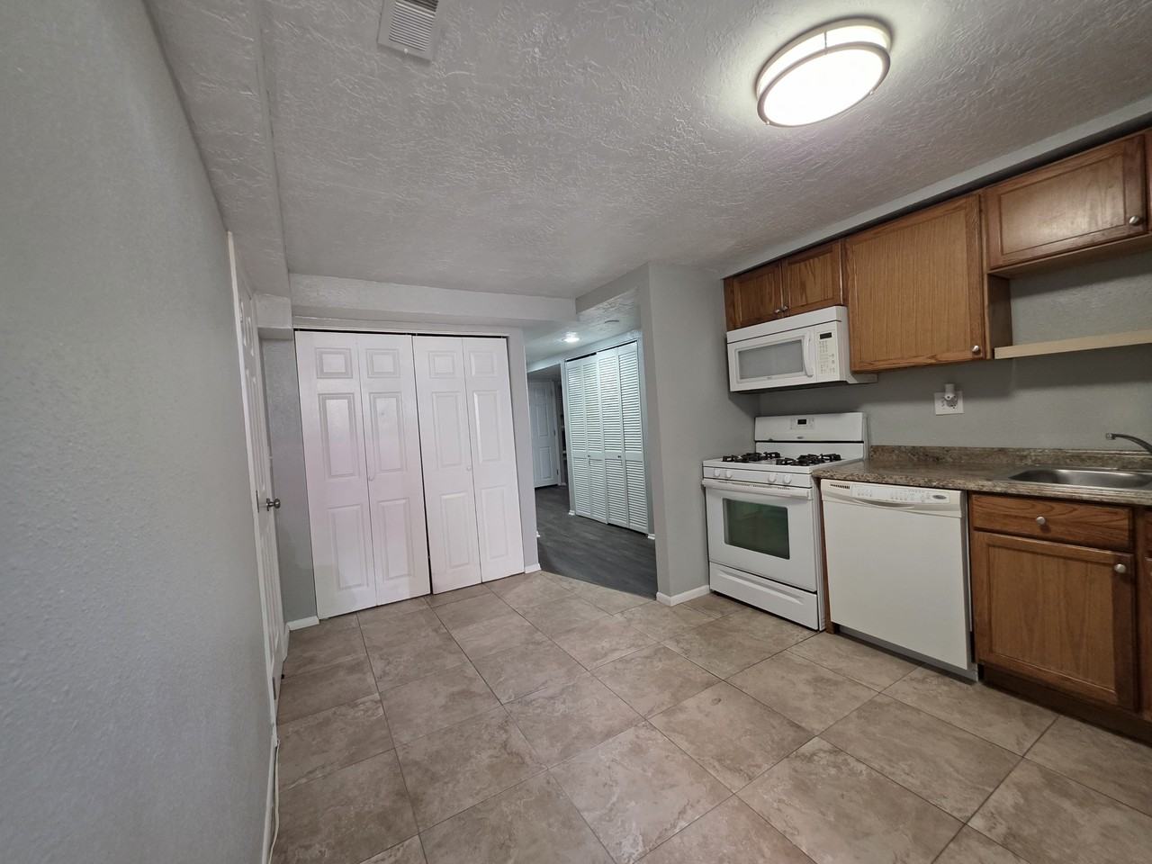 7222 Sw; #B - Photo 3 of 13