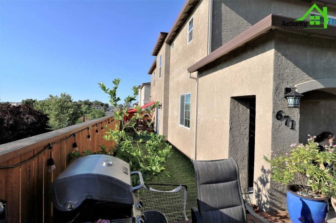 671 Mission De Oro Dr - Photo 5 of 33