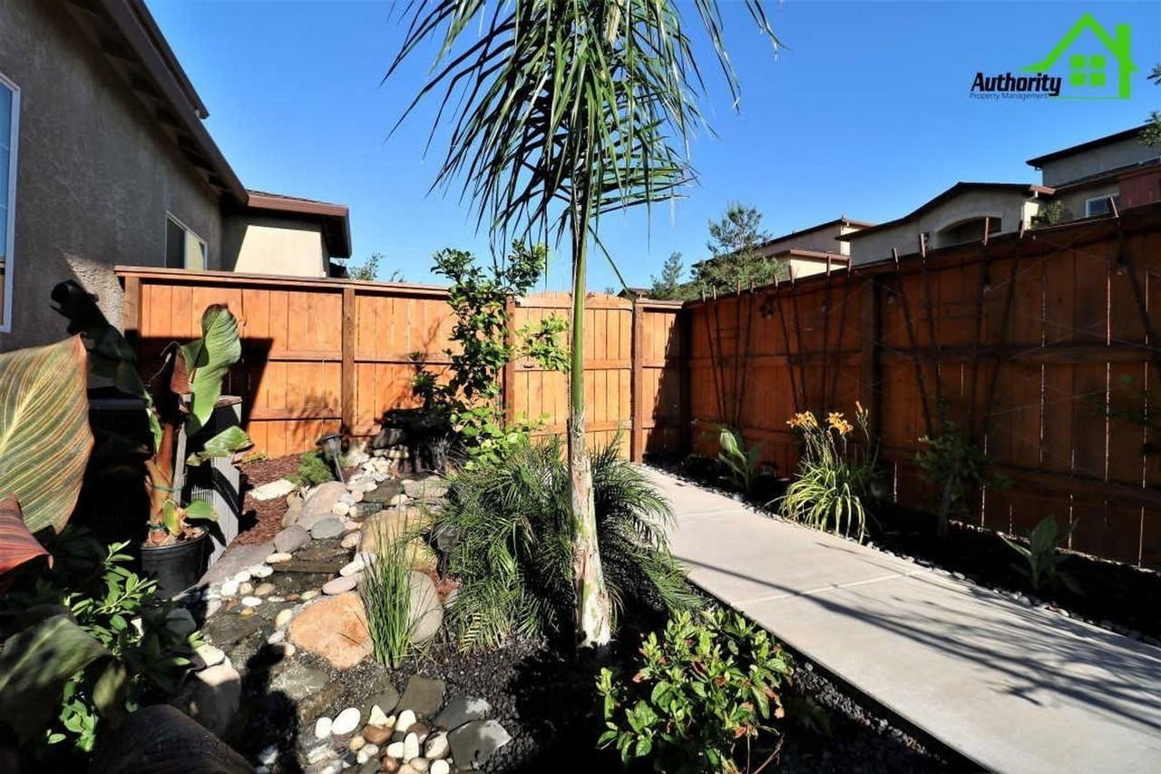 671 Mission De Oro Dr - Photo 7 of 33