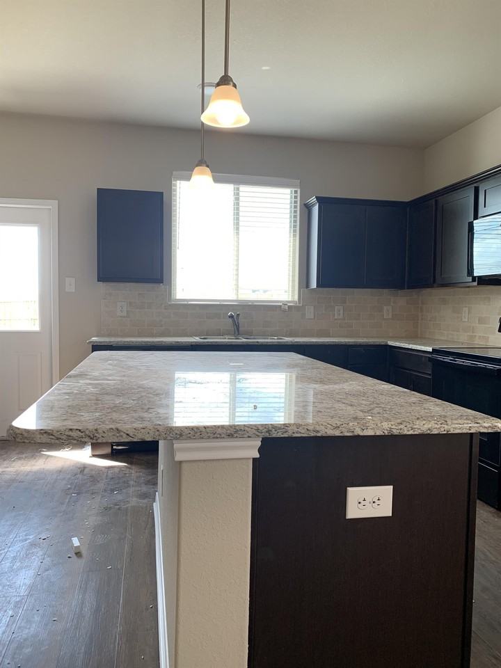 1006 Aurora Grove Bnd - Photo 5 of 22
