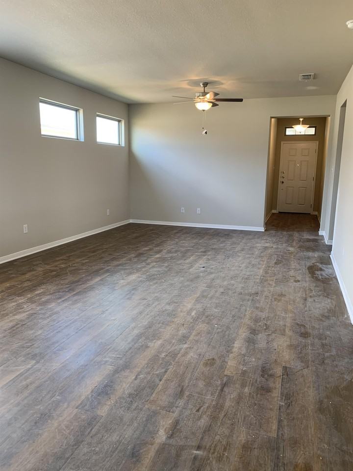 1006 Aurora Grove Bnd - Photo 7 of 22