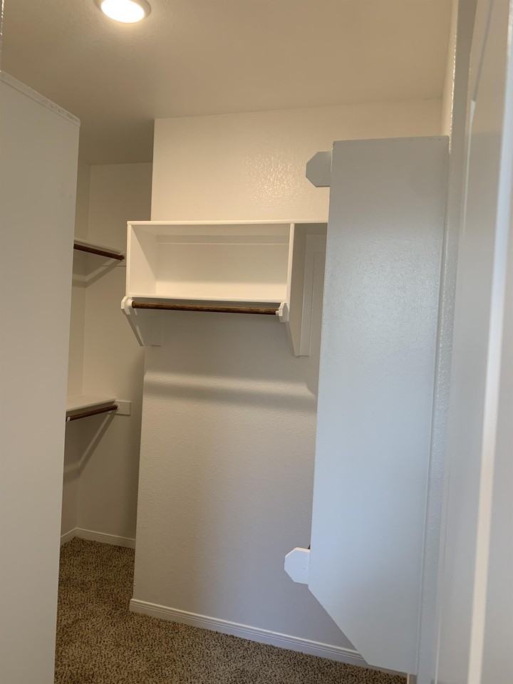 1006 Aurora Grove Bnd - Photo 3 of 22