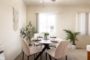 Casa De Windsor - Photo 1 of 1