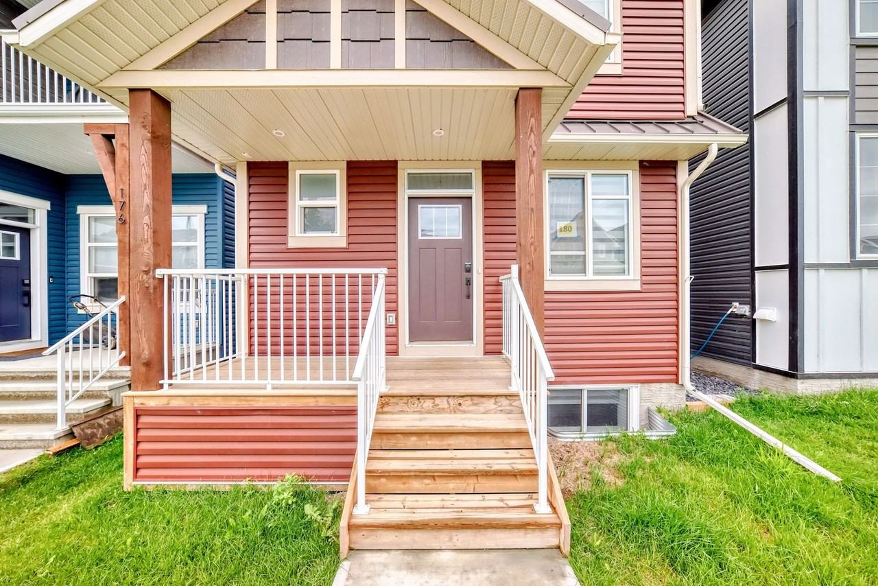 180 Seton Villas SE - Photo 3 of 38